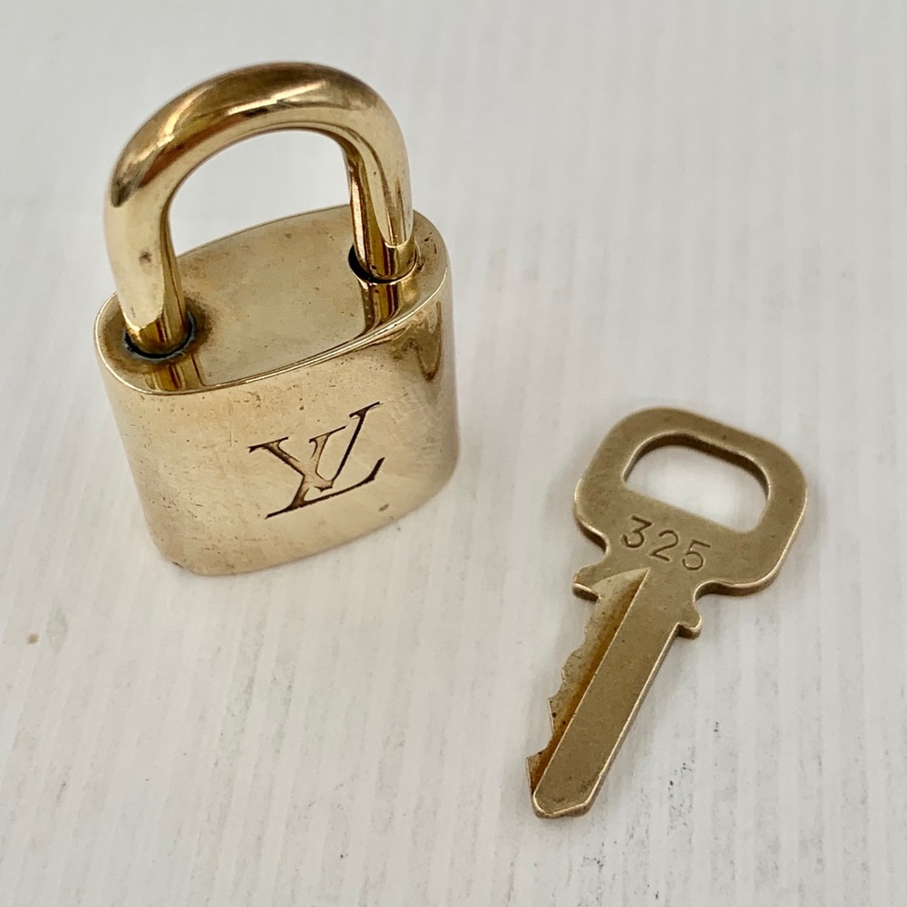 Authentic VGUC Louis Vuitton LV Lock & Key - #325 - Picture 2 of 7